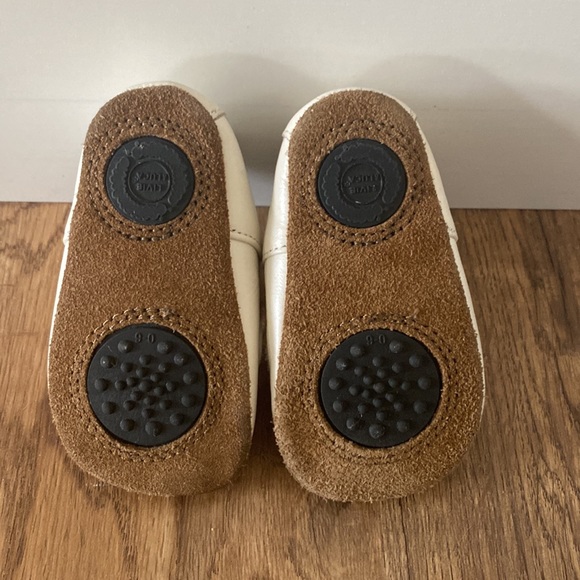 Livie & Luca toddler white soft sole shoes - Picture 2 of 5